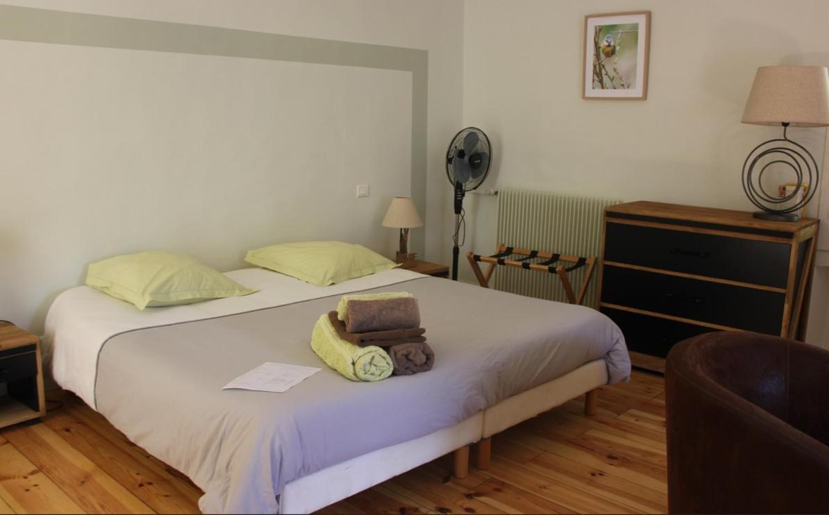 Domaine De La Carriere Bed & Breakfast Sumène Eksteriør bilde