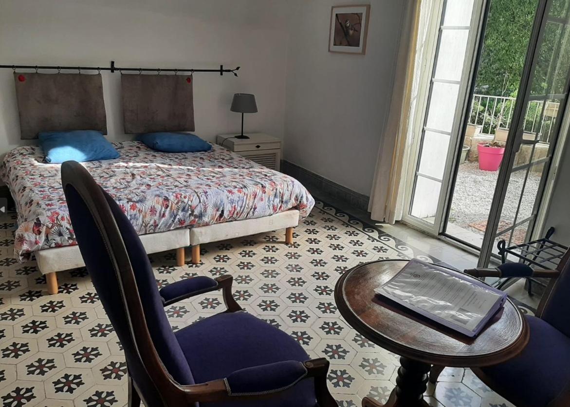 Domaine De La Carriere Bed & Breakfast Sumène Eksteriør bilde