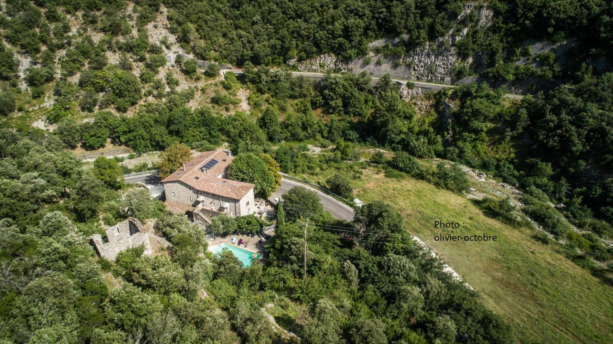 Domaine De La Carriere Bed & Breakfast Sumène Eksteriør bilde